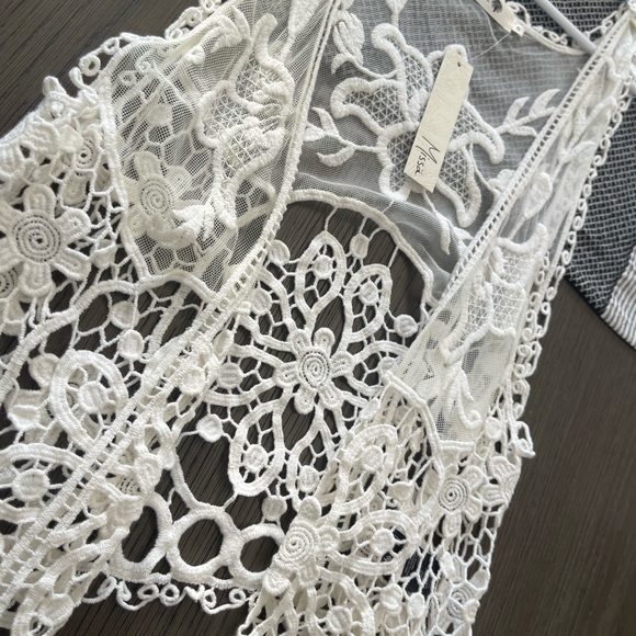 🎉Host Pick🎉 NWT Vest - Picture 6 of 6